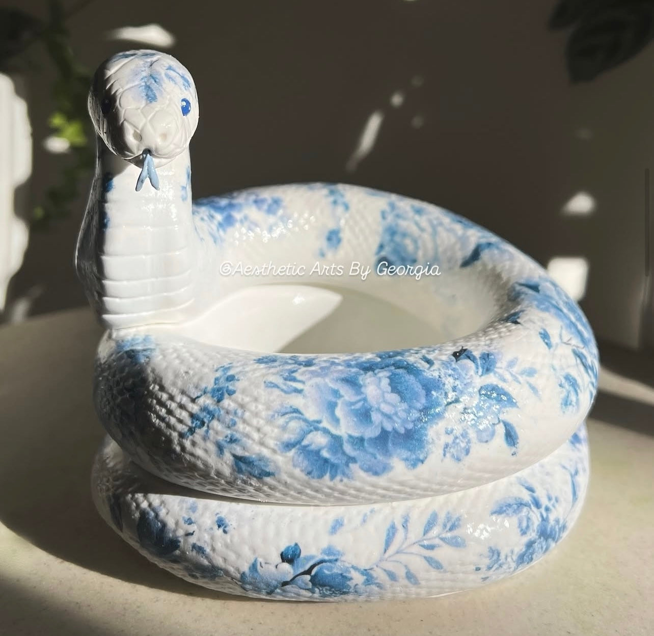 Planter, delft python blue