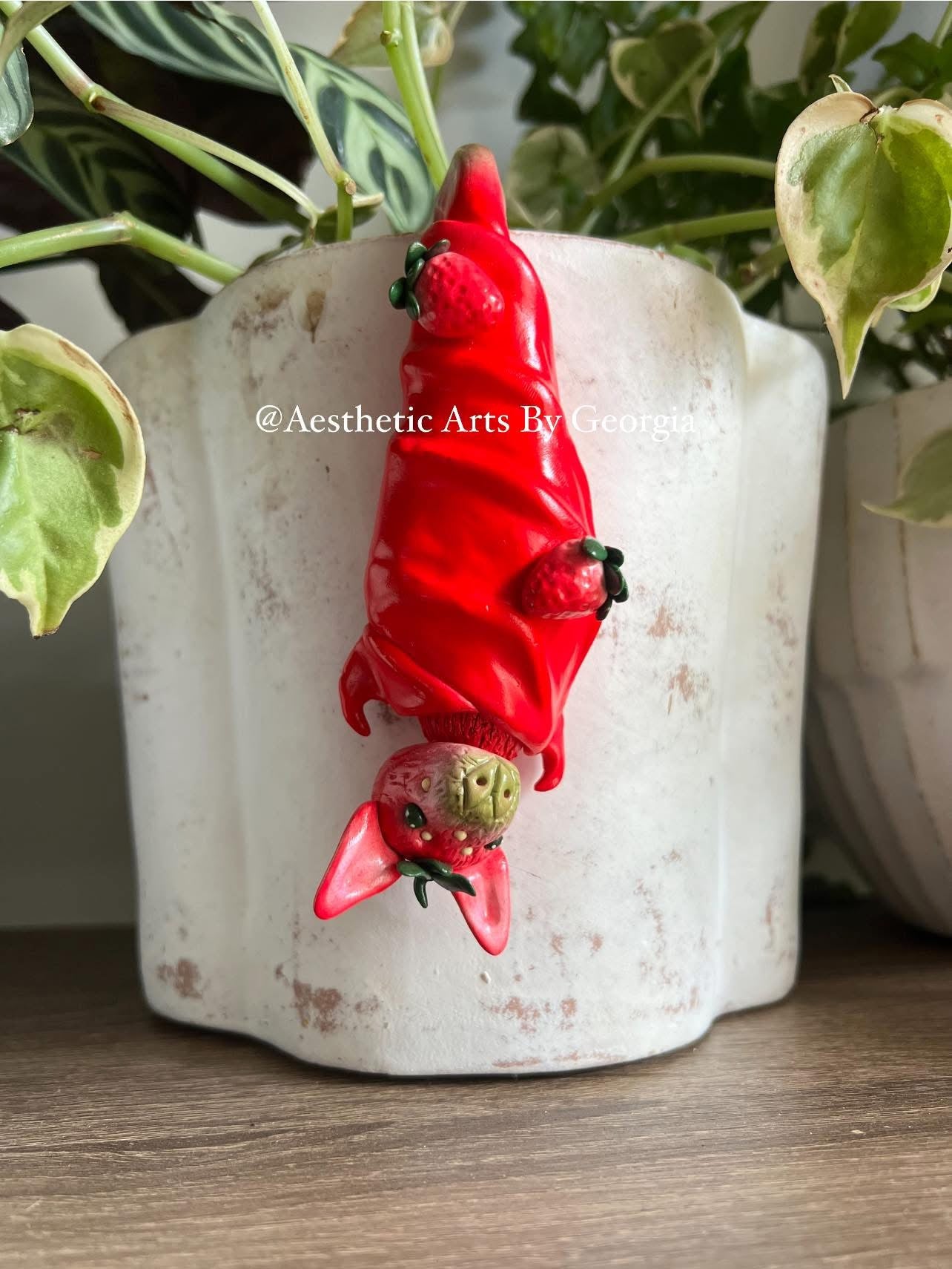 Bat Buddie, Strawberry Bat