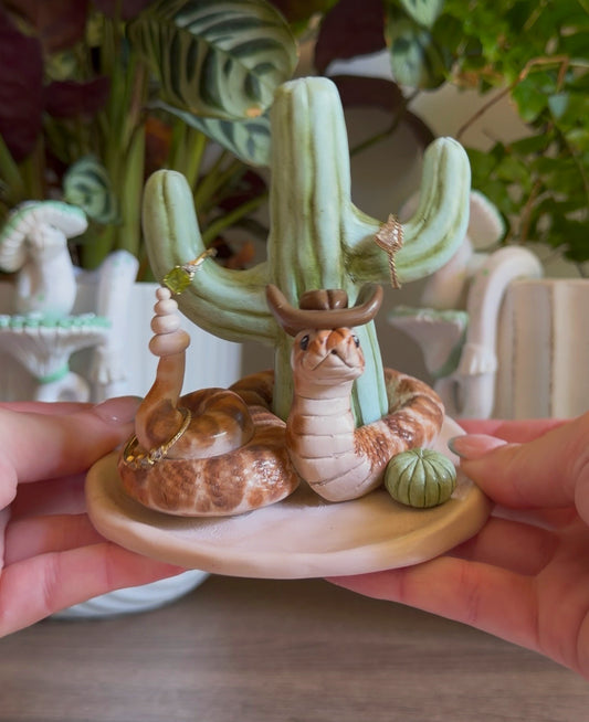 Cowboy rattle snake, ring holder