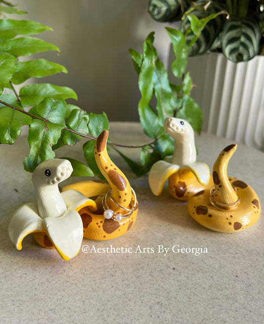 Banana Boy, ring holder